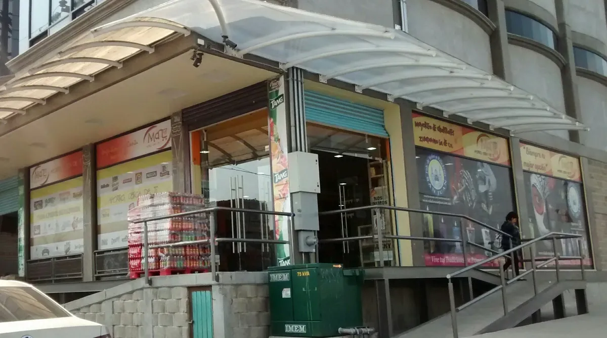 Entrada de MAZ Zumpango con pallets de refresco